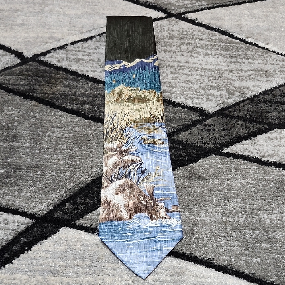 VINTAGE PURITAN SPECIAL EDITION SCENIC STREAM DUCK & MOOSE OUTDOOR NECK-TIE